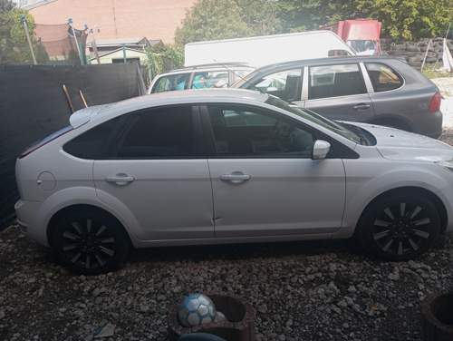 Ford Focus MK2 b