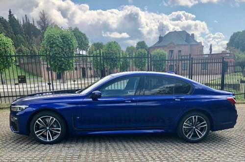 G11 LCI in San Marino Blau.jpg