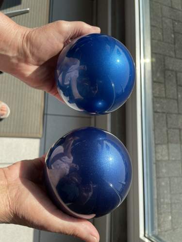 Race Blue oben, Atlantik Blau unten