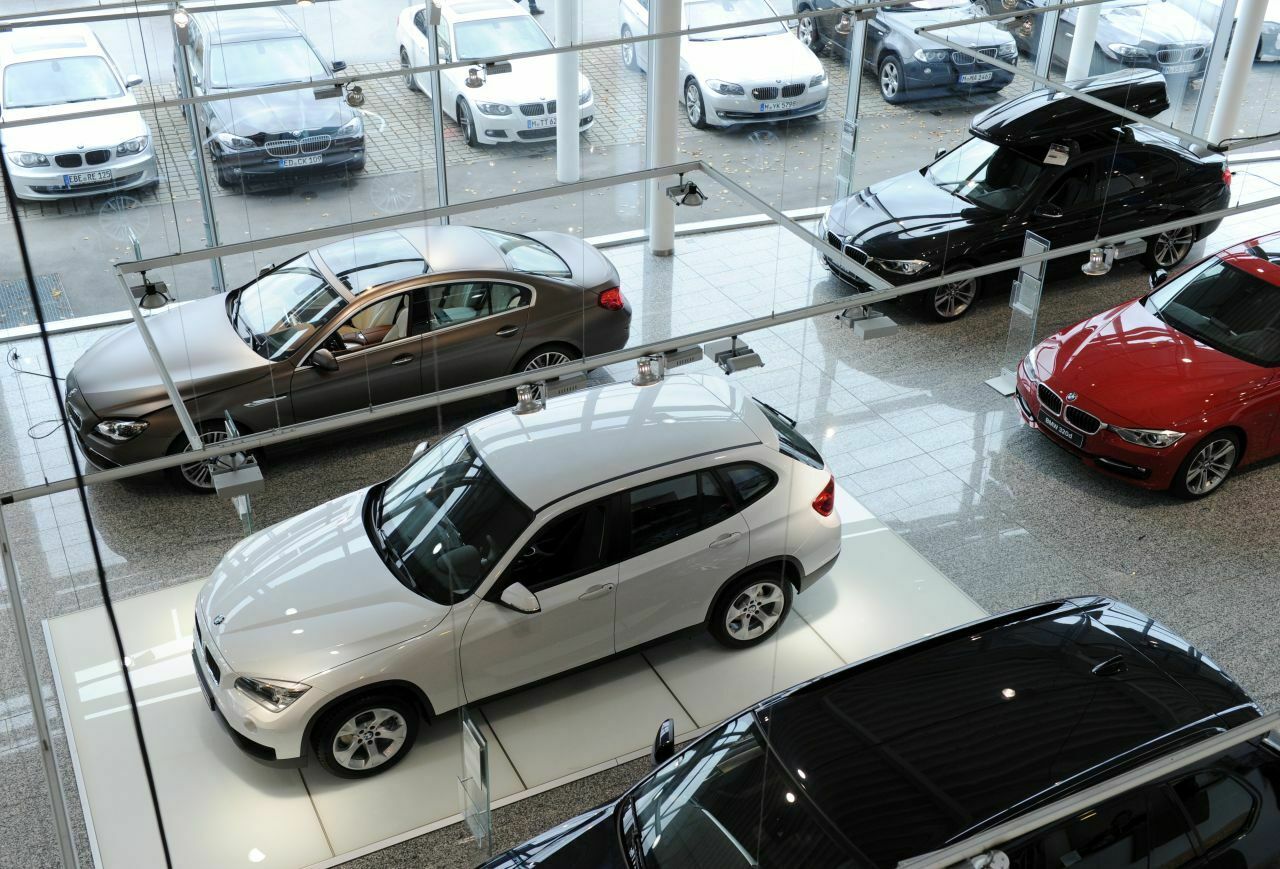 Fast jeder dritte Wagen wurde 2015 auf einen Händler oder den Hersteller zugelassen