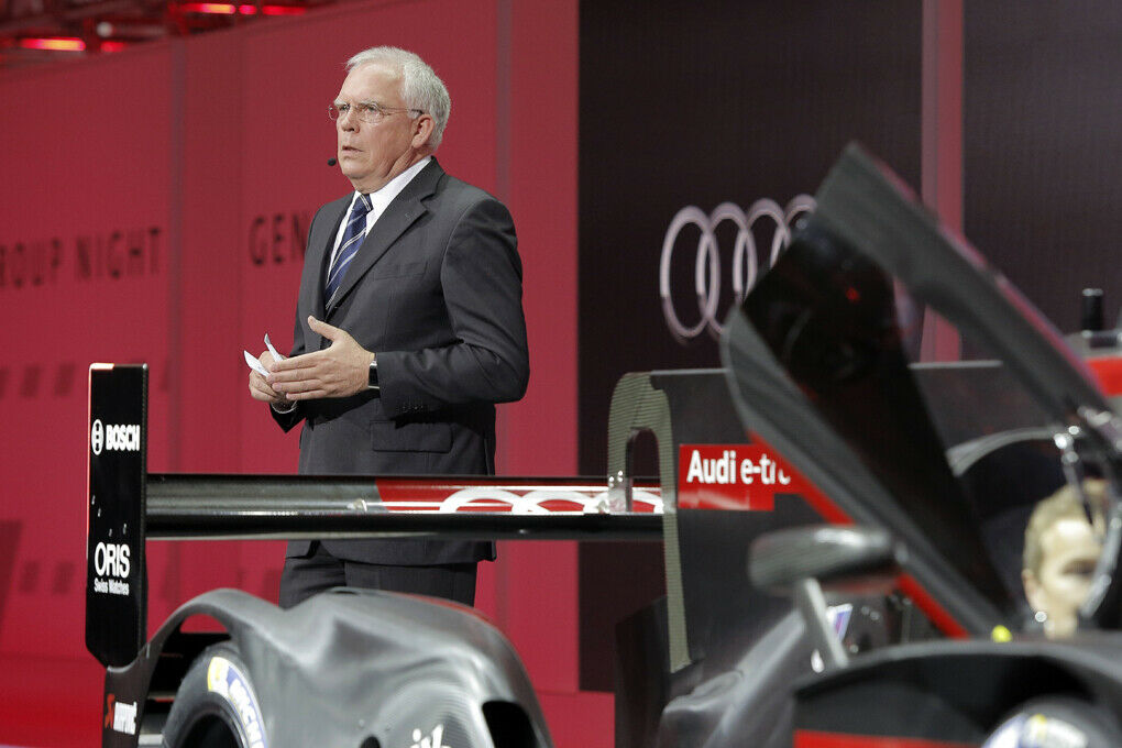 Audi-Technikvorstand Dr. Ulrich Hackenberg redet versehentlich die Konzernmutter schlecht