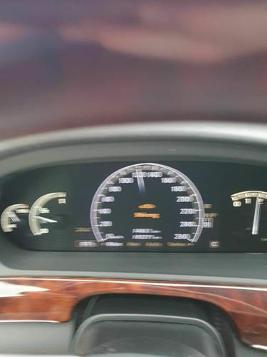 Störung - Auto mit Pfeil nach oben