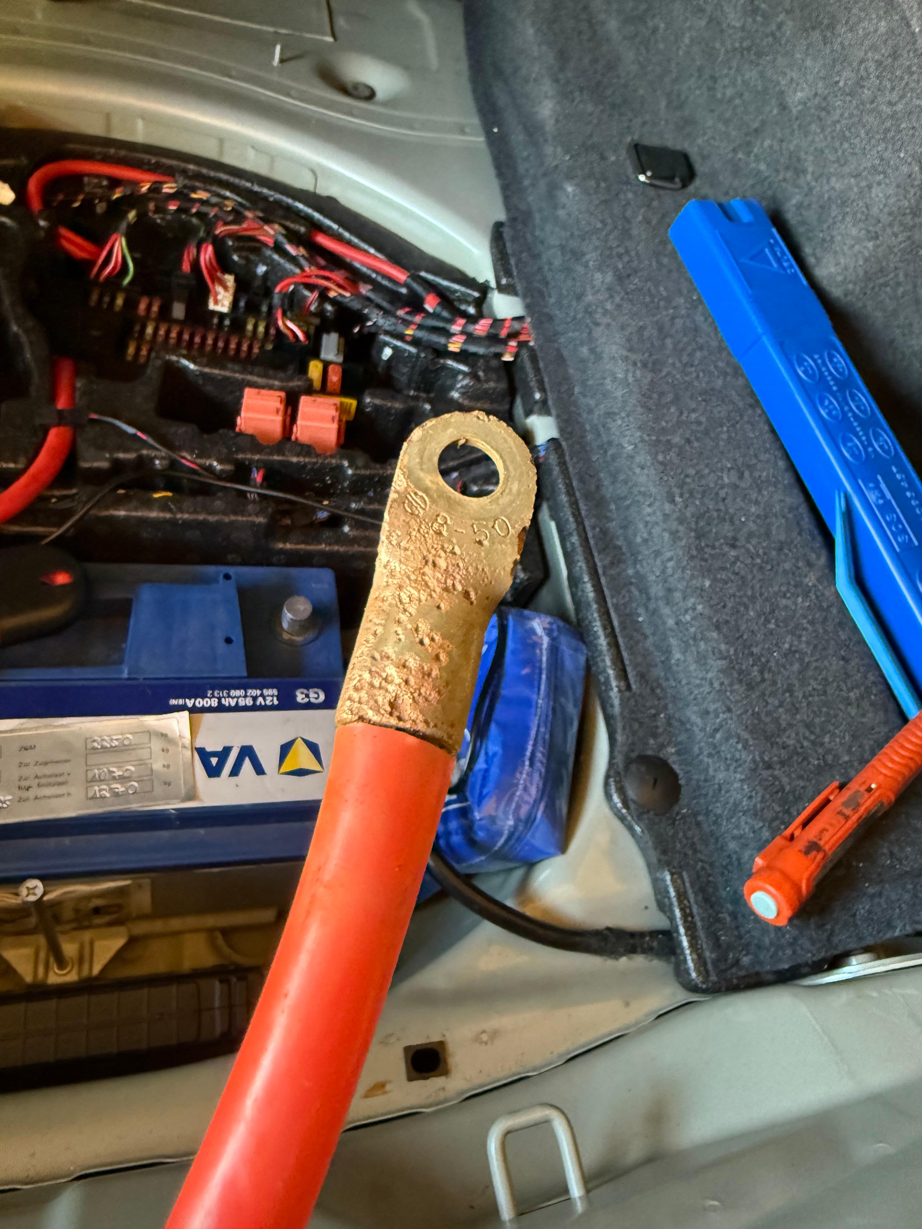 Fehlercode 93F9 Airbag oder SGM reparieren