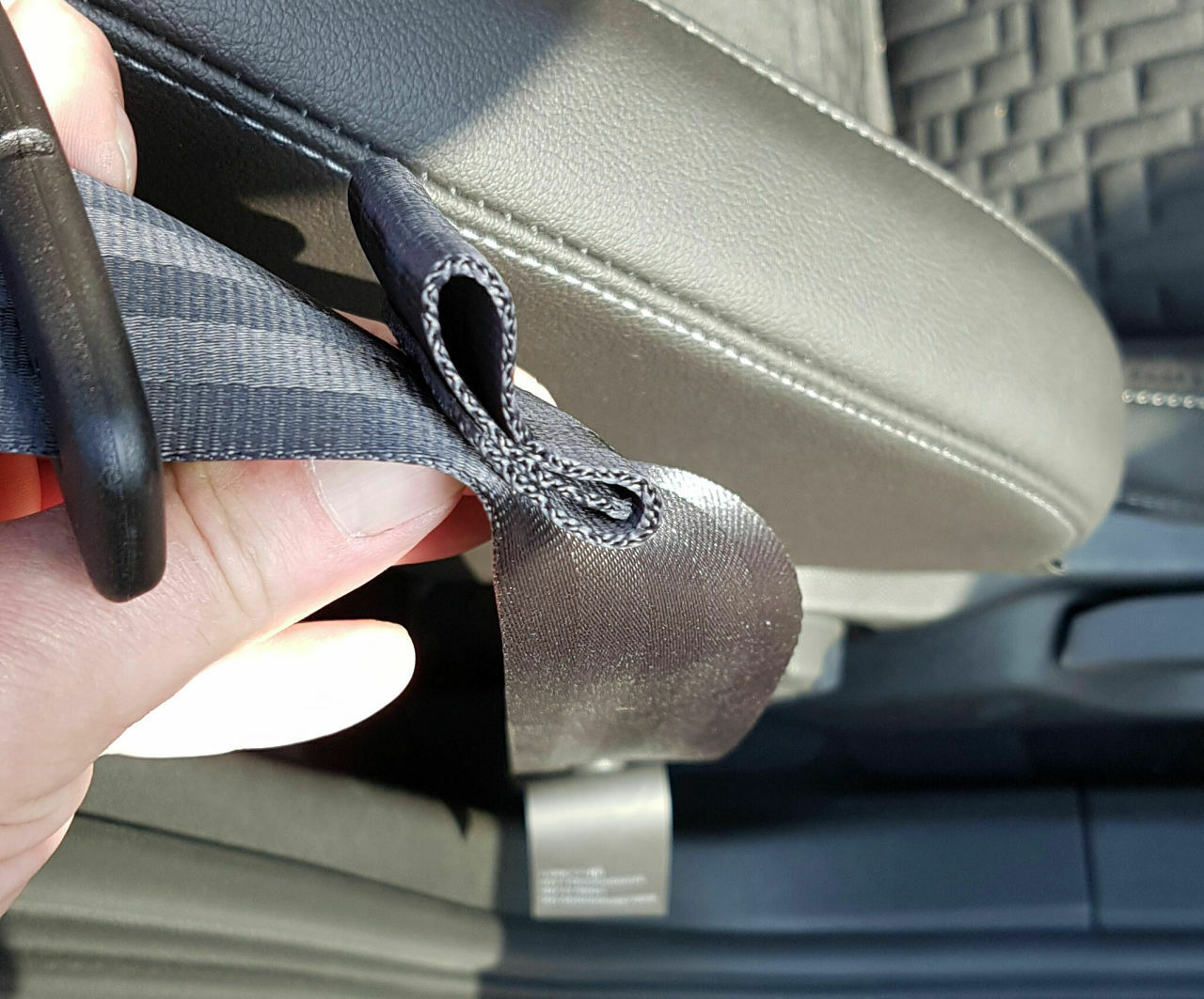 Fehlerhafter Gurt auf Beifahrerseite ab Werk