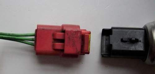 Stecker-fuer-raildrucksensor