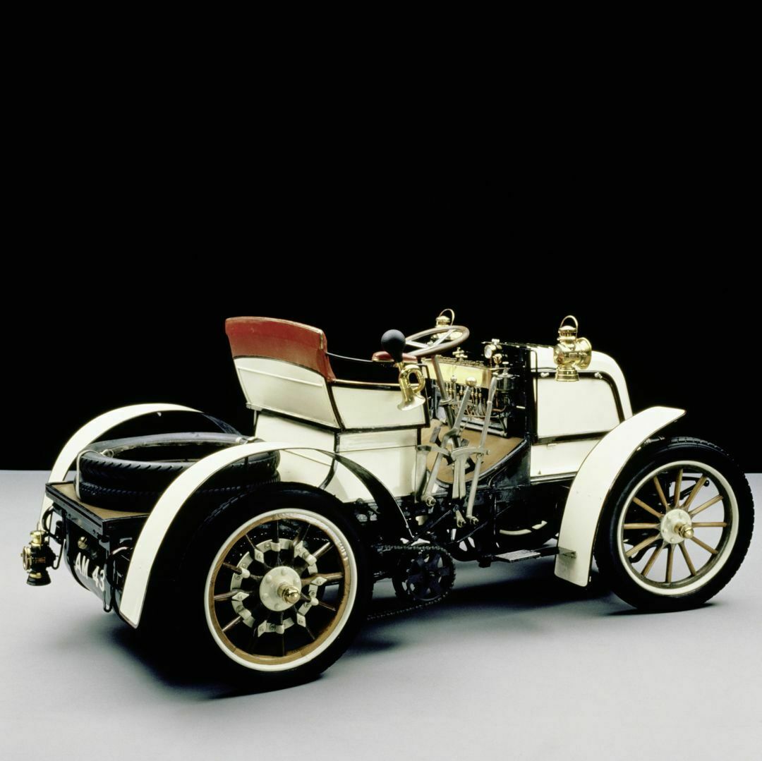 1898: Daimler 8 PS Phoenix Phaeton