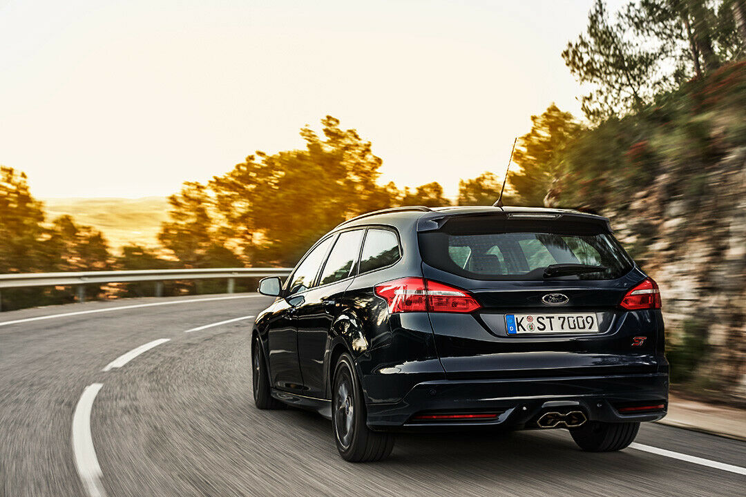 Der Benziner im Focus ST leistet wie bisher 250 PS, der neue Diesel 184 PS