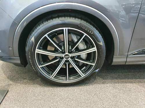 Audi Sport, 10-Speichen-Stern, schwarz