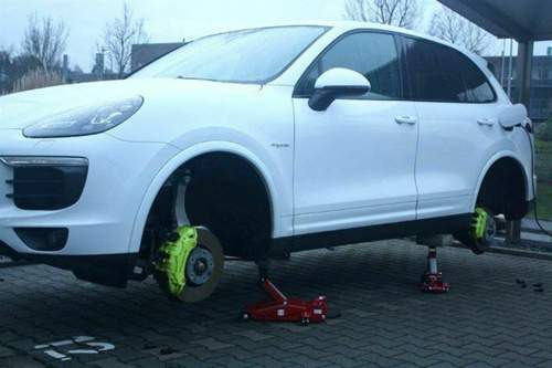 Porsche ohne Felgen