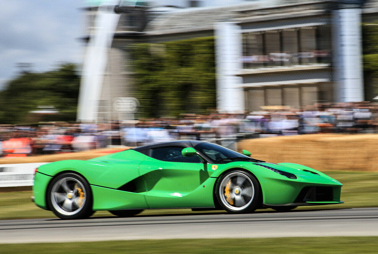 Der LaFerrari war ab 2013 das erste Modell der Italiener mit Elektrounterstützung - nur 500 Stück wurden gebaut, dazu eine Cabrio-Variante