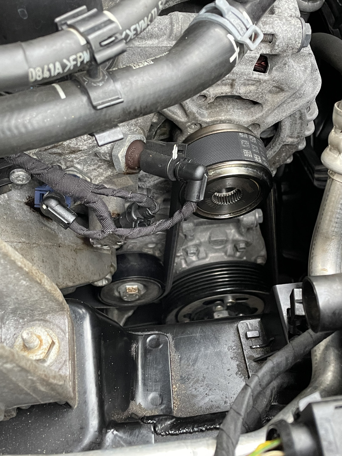 Fett-/Ölspritzer im Motorraum