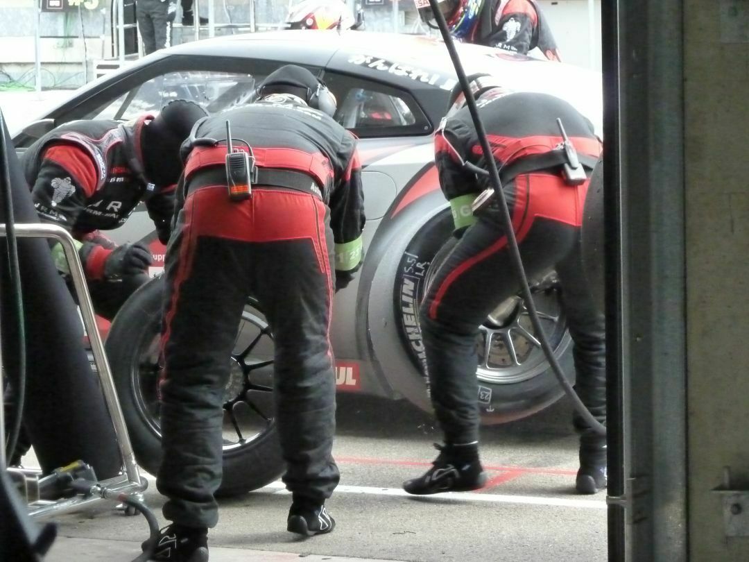 Boxenstop Nissan