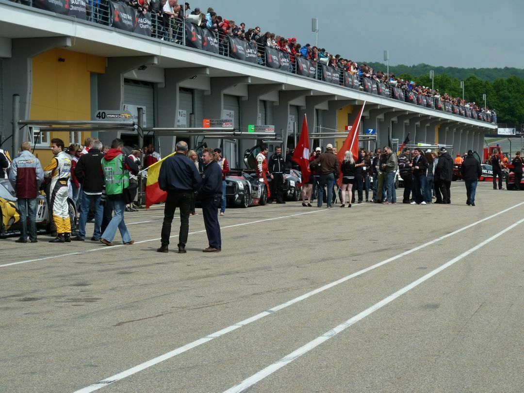 Boxengasse Sachsenring FIA GT1