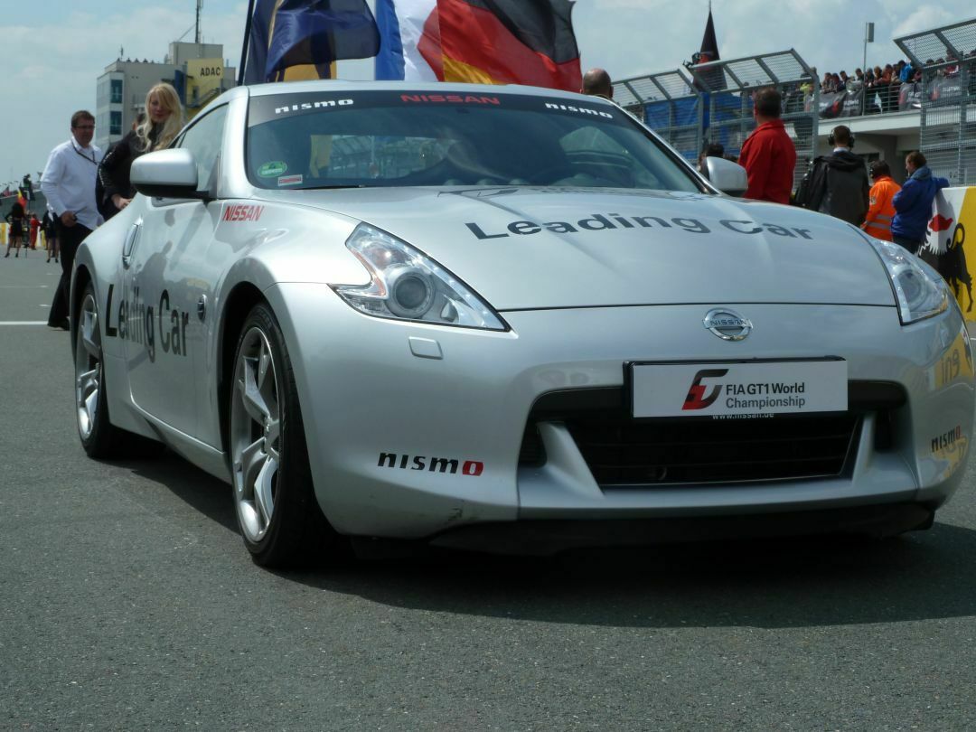 Nissan 370Z Leading Car