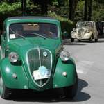 Ein Fiat 500 Topolino Corso durch das historische Pienza
