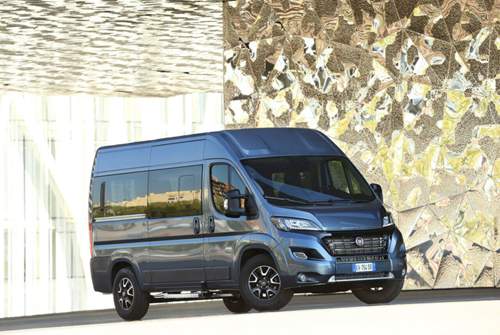 Der Ducato ist monovalent, fährt also ausschließlich mit Erdgas. Zur Zündung des Erdgases ist jedoch ein 15 Liter Benzintank mit an Bord