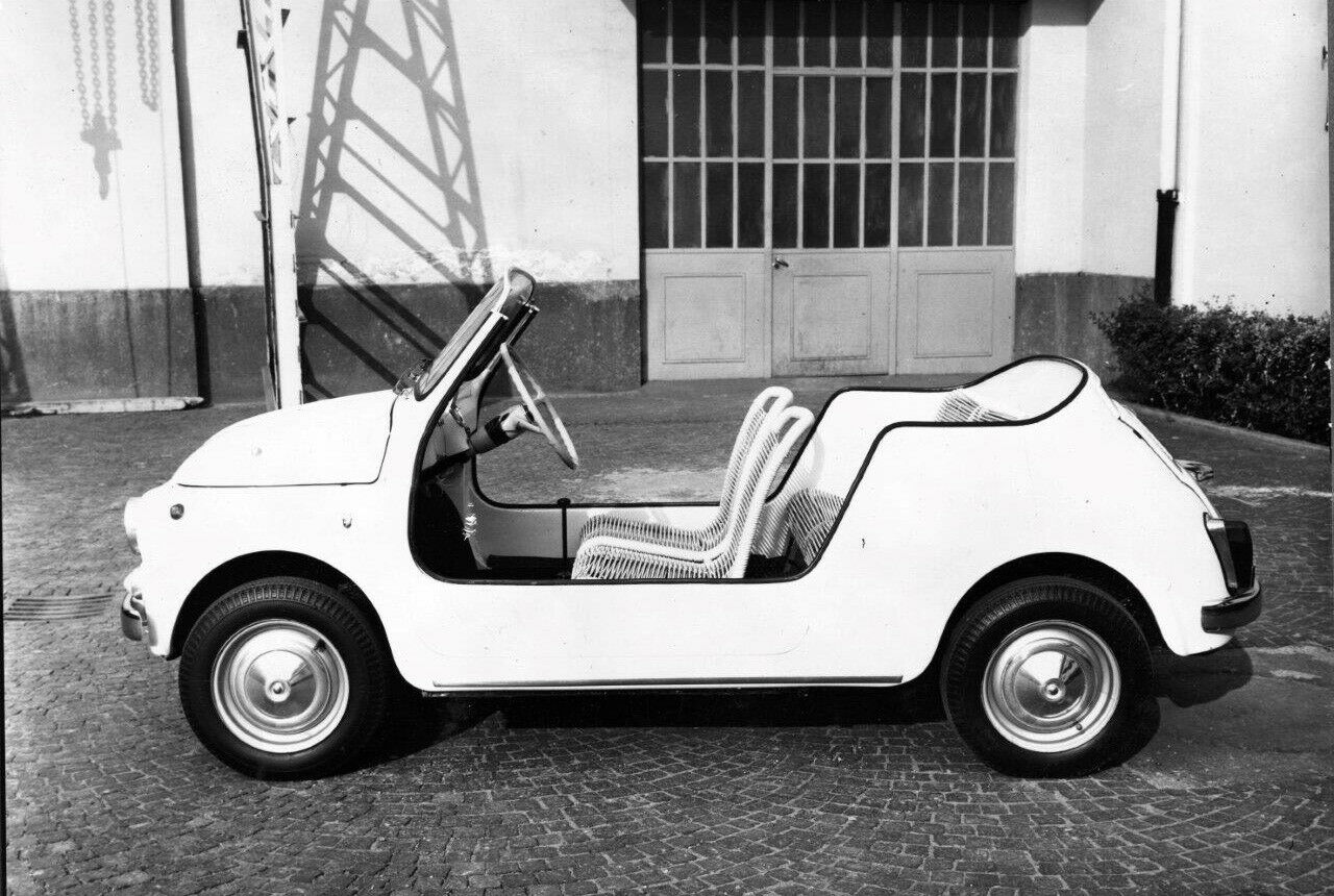 Stoff und Leder sind etwas für Bürotage: Fiat verbaute im 500 Jolly Sitzgestelle, die mit Sisalgeflecht überzogen wurden