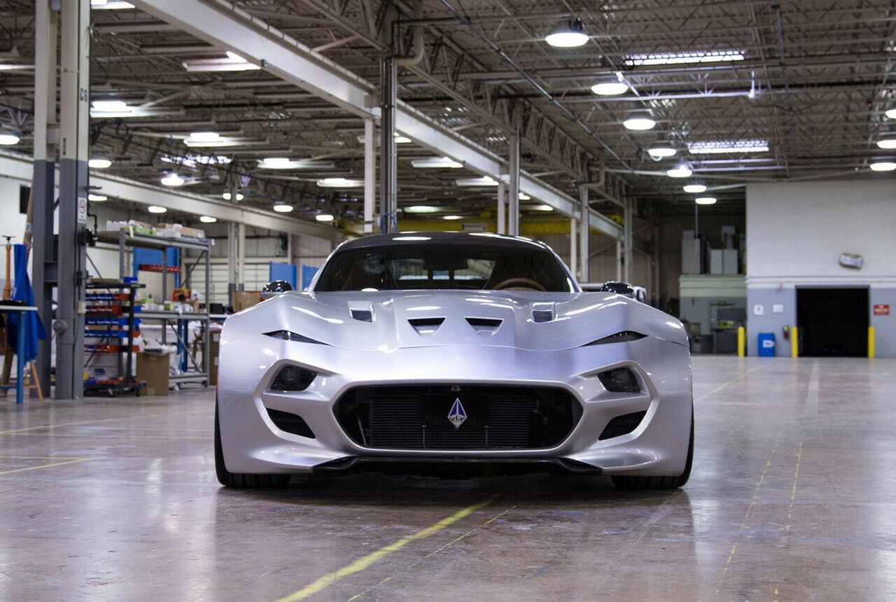 Henrik Fisker stellt in Detroit zusammen mit VL Automotive den 745 PS starken Sportwagen Force One vor