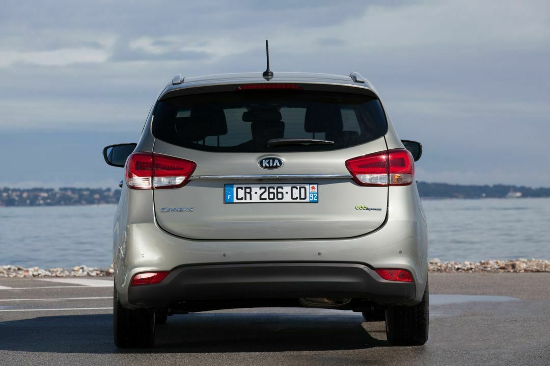 Heckansicht: Kia Carens