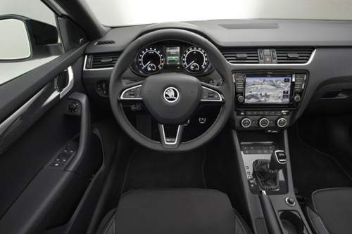 Das Cockpit des neuen Skoda Octavia RS
