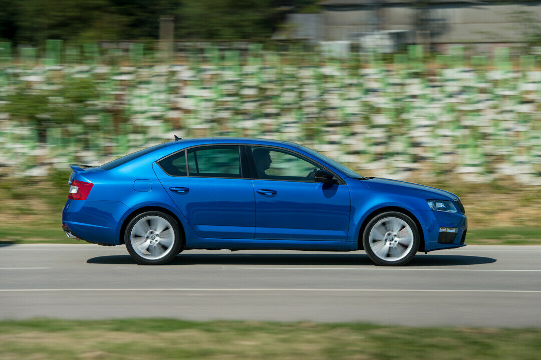 Die großen Räder lassen den Octavia RS sportlich aussehen
