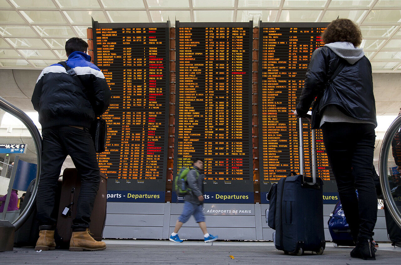 Flughafen Charles de Gaulle: Am Dienstag streiken in Frankreich Fluglotsen und Taxifahrer