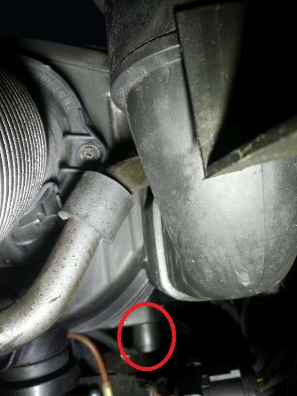 Folienheizung statt teurer Standheizung und "wie demontiere ich die Plastikhalterung der Batterie?"