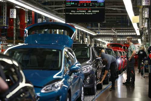 Laut einer Studie des Branchenexperten Ferdinand Dudenhöffer macht Ford mit jedem verkauften Fahrzeug etwa 165 Euro operativen Verlust