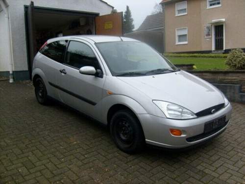 346837-620-0-ford-focus-daw-dbw-04-2001-von-focus-fahrer