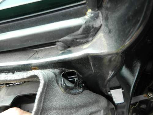 Ford-mondeo-mk3-hinten-tuer-links-schachtleiste-innen