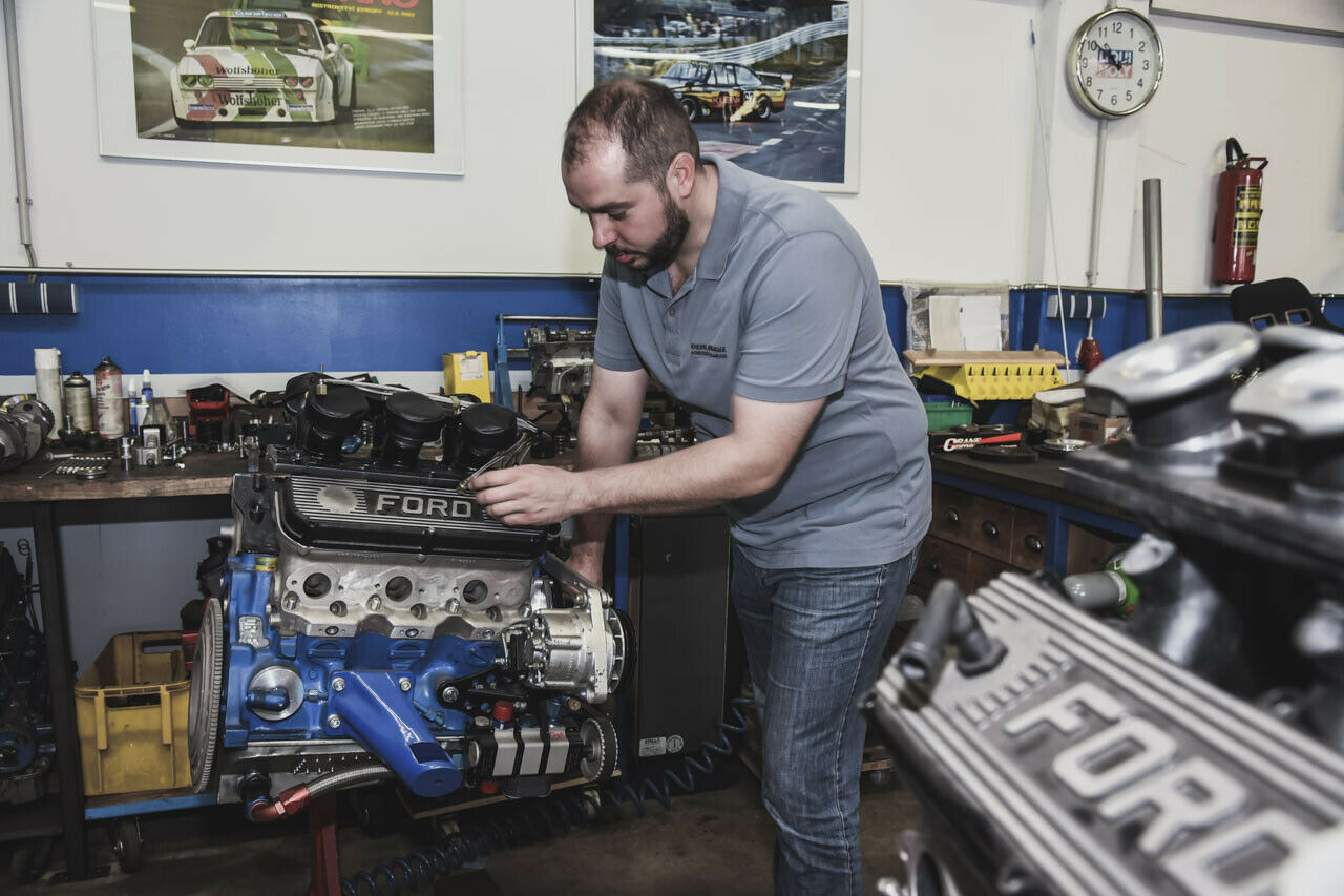 Abends und am Wochenende und verbringt Uhle seine Zeit meist an den Ford-Motoren