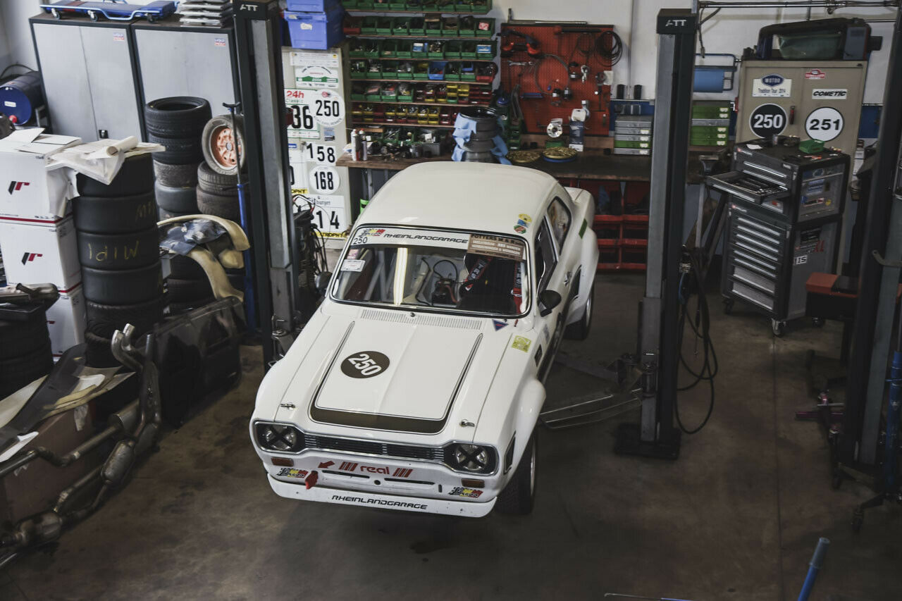 Unter der Haube des Ford Escort Mark I steckt ein frisierter Vierzylinder mit über 260 PS – Serie war damals zwischen 40 und 100 PS