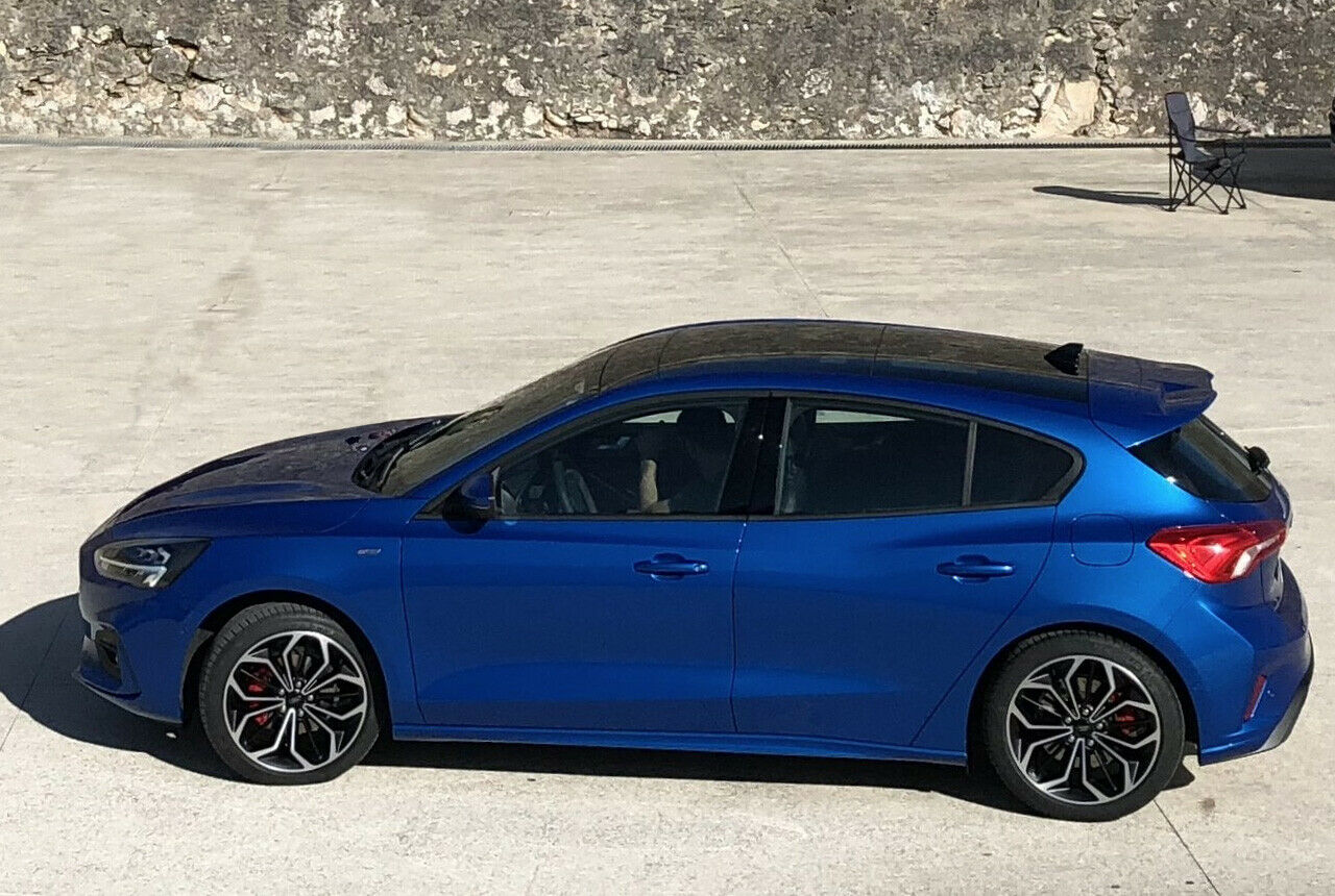 Das erste ungetarnte Bild des neuen Ford Focus: vezess.hu veröffentlichte dieses Foto im Februar 2018