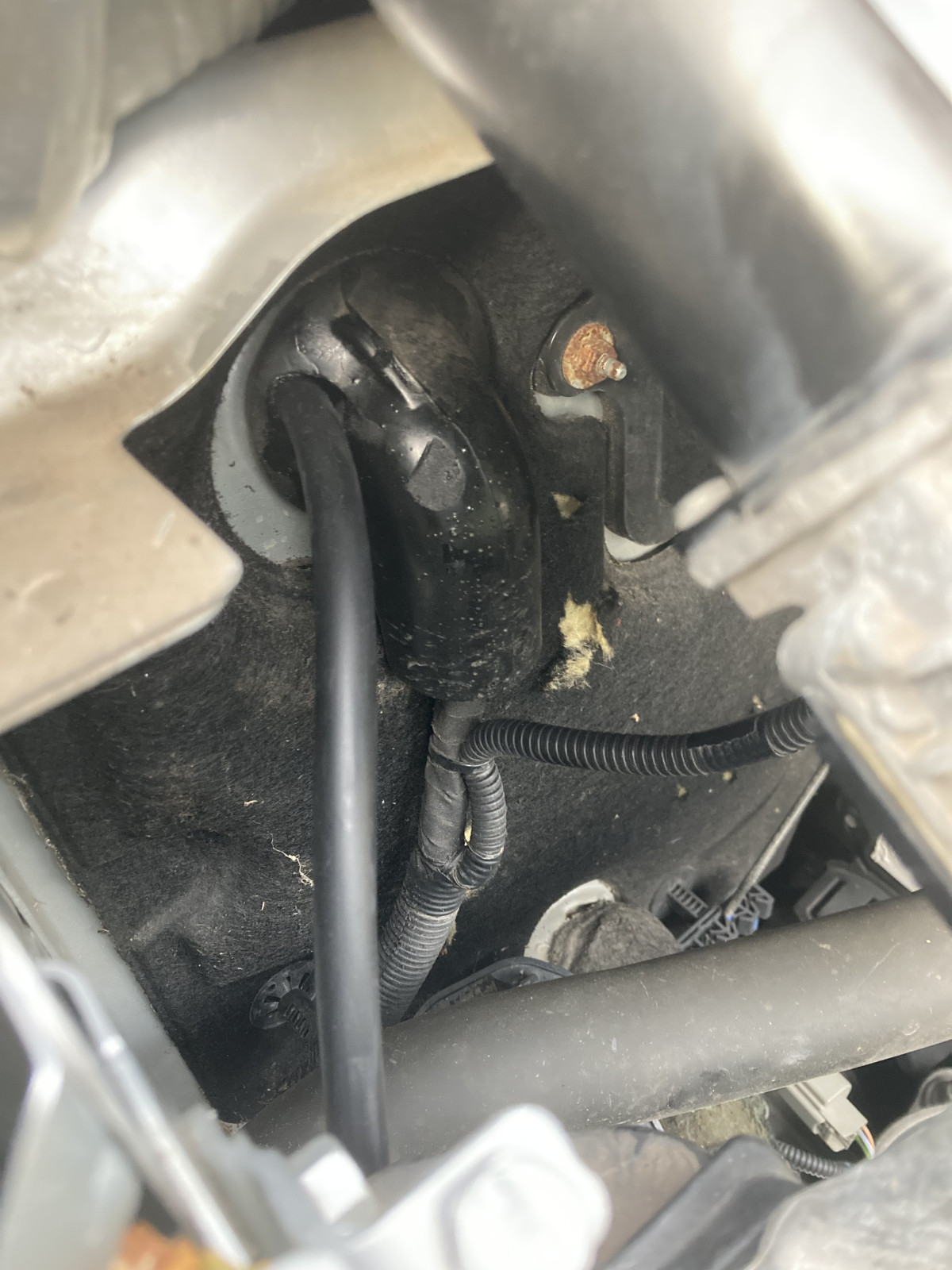 Ford Transit bzw. Tourneo Custom - 12V-Lade- bzw.Netzgerät und 230V-Anschluß fest einbauen