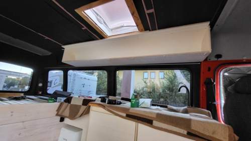 Hängeschrank mit Boden und Seiten