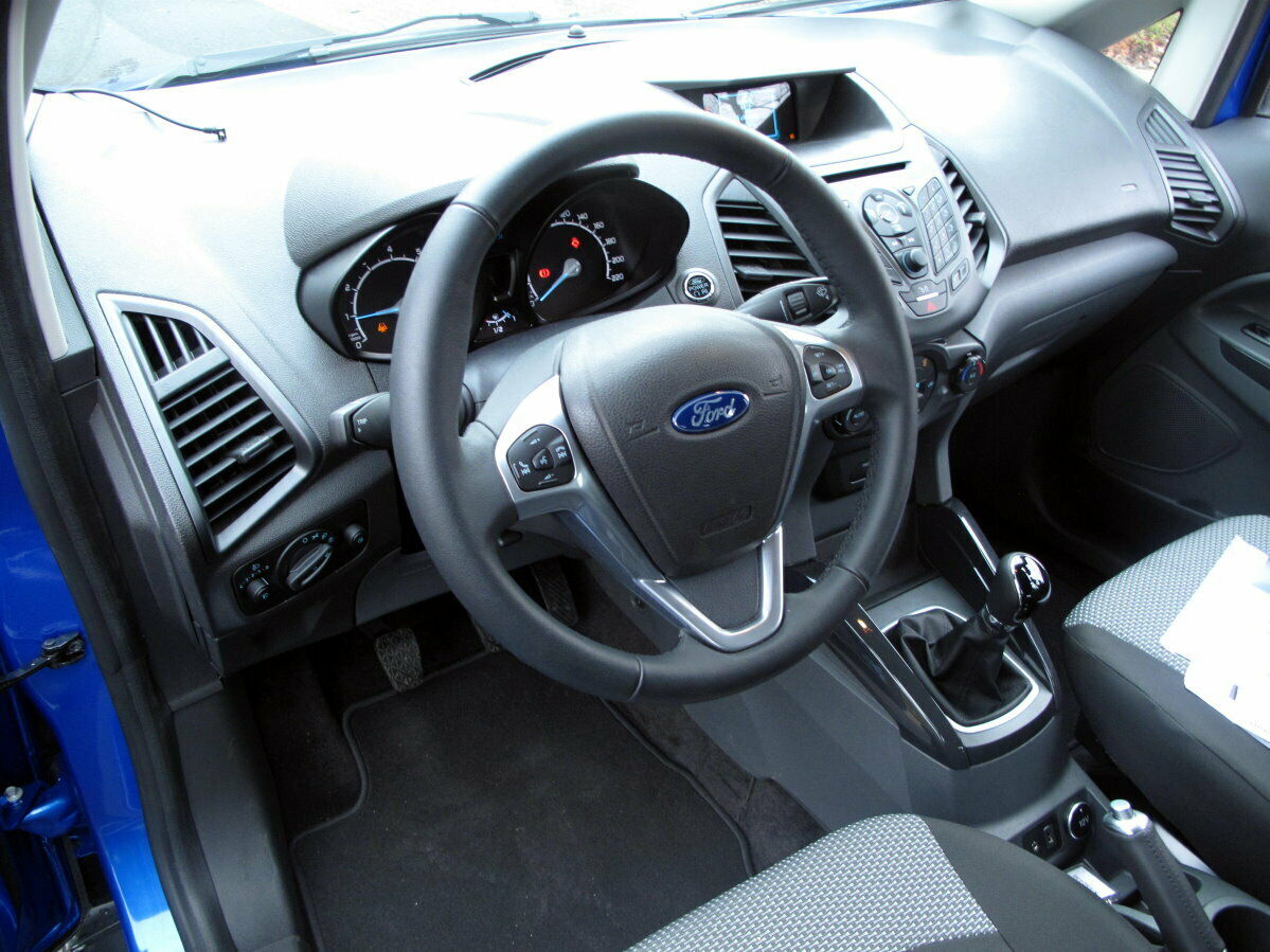 Ford Ecosport: Cockpit