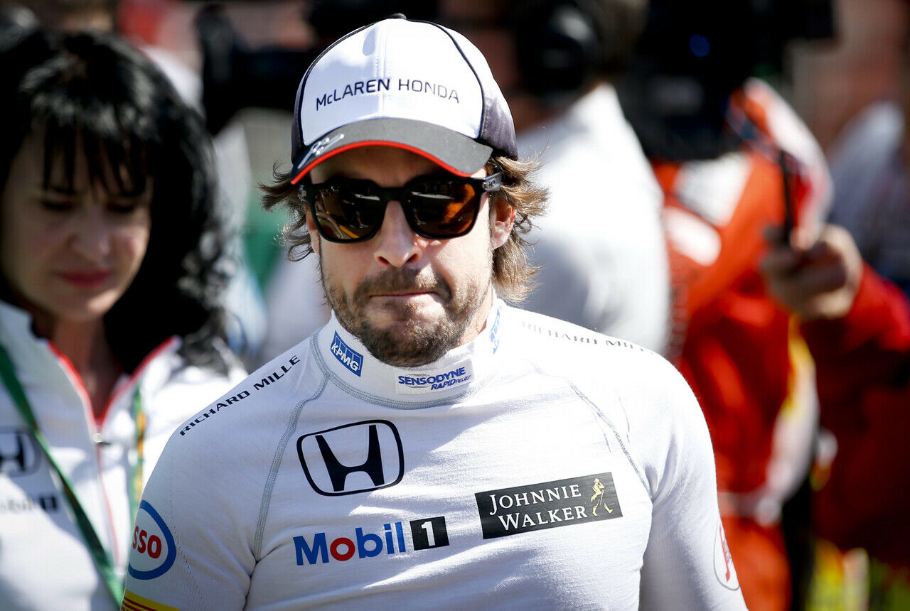 Der McLaren-Honda-Fahrer Fernando Alonso erhält aus gesundheitlichen Gründen ein Startverbot für den Grand Prix in Bahrain
