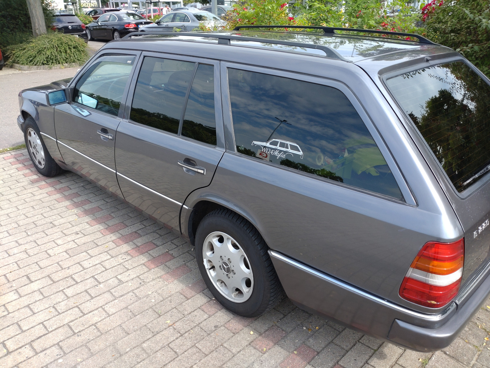 Foto mattschwarzer W124 gesucht
