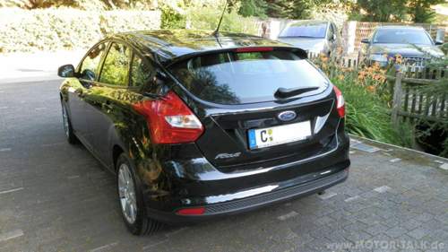 Ford-focus-iii-mk3-dyb-1-6-ti-vct-16v-trend-2013-07-23-heck-und-seite-bild-1