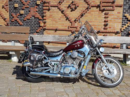 Suzuki Intruder 1992.jpg