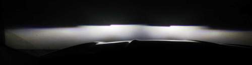 Mondeo LED vor einer Wand
