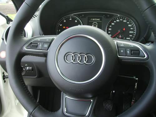 Audi-a1-mfl