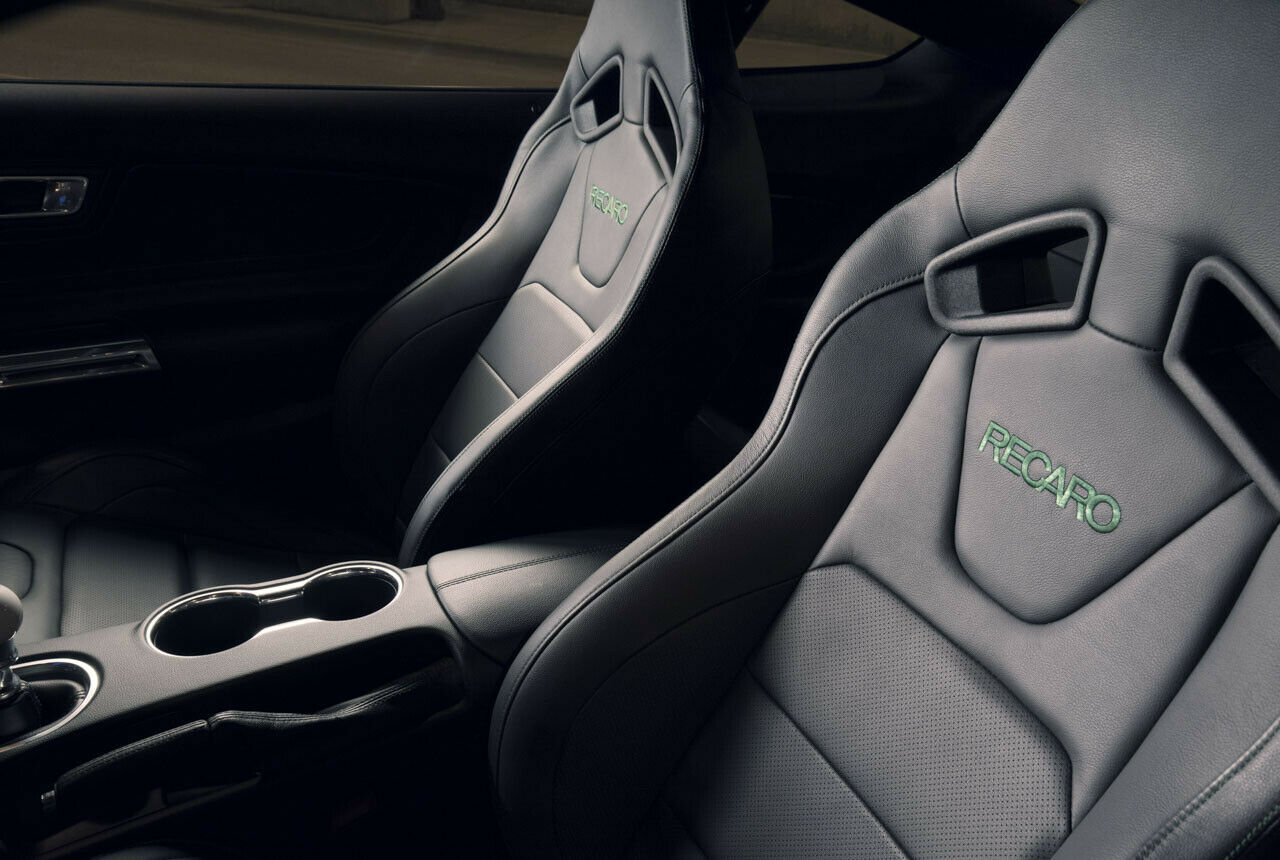 Optional im Bullitt-Mustang: Recaro-Sportsitze mit schwarzem Leder