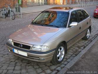 Astra vorne
