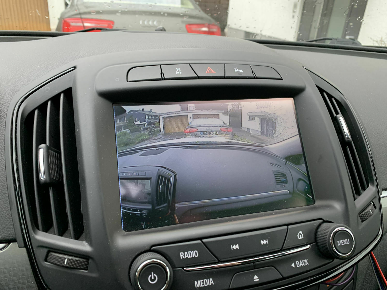 Front- und Rückfahrkamera im 2015er Insignia nachrüsten - gibt es schon Erfahrungen damit?