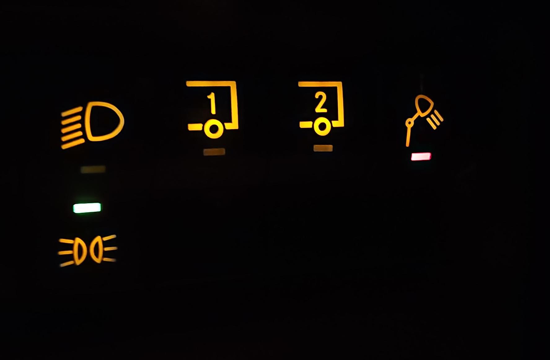 Frontbügel mit LED anschliesen Atego 12 t Euro 6