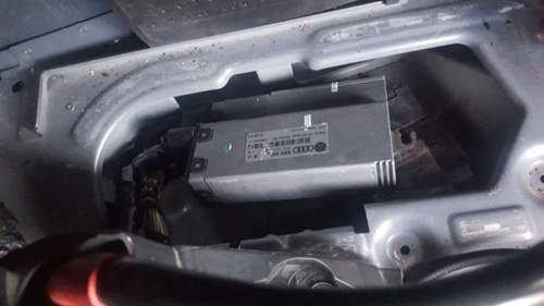 Steuergeraet heizung unter batterie.jpg