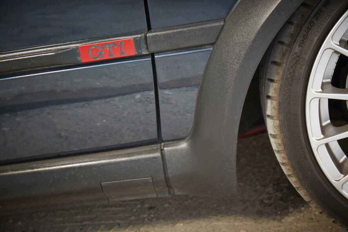 Schwellerverbreiterungen und schmale Zierleisten gab es bei VW ab Modelljahr 1990