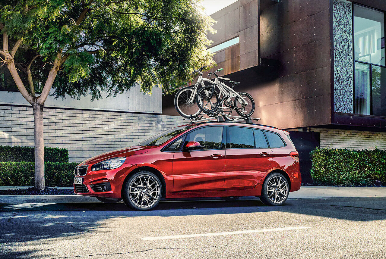 Fahrräder kann jeder: BMW sieht den Gran Tourer am liebsten mit coolen Bikes
