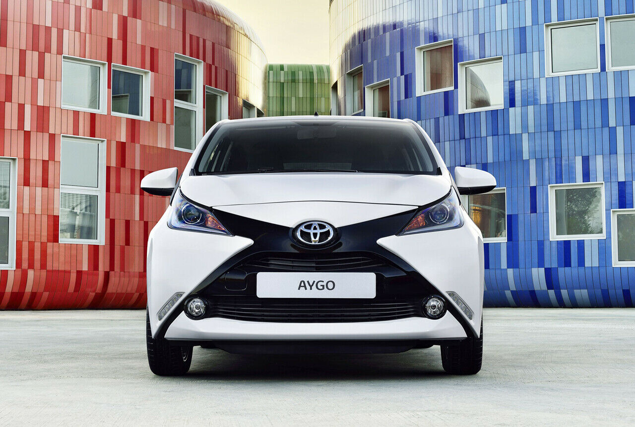 Der Toyota Aygo ist zwar besonders klein, bietet aber auch großen Menschen bis 2,07 Meter Platz